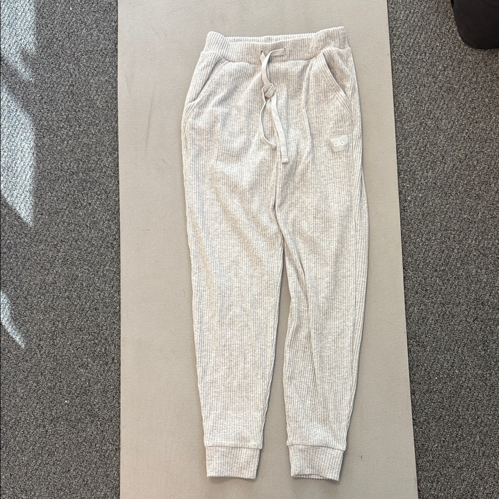 ALO - XS Yoga Gray Ribbed Muse Joggers